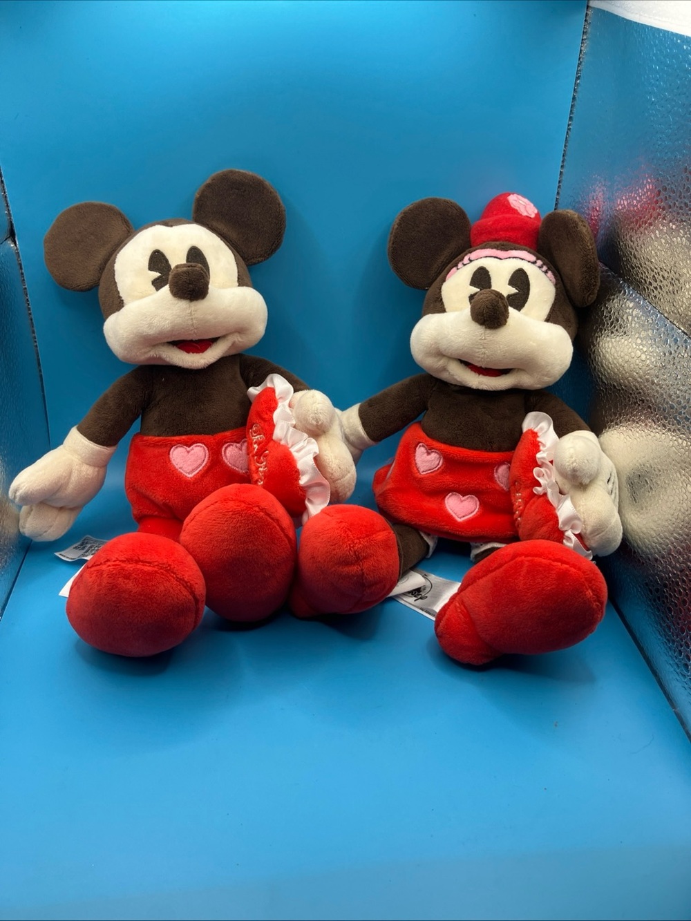 Walt Disney World “Be My Valentine“ Mickey Mouse & Minnie Plush